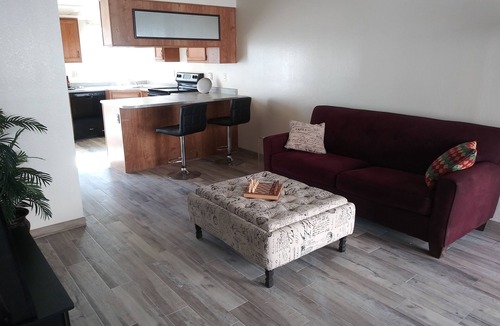 Sunset House | Tempe Townhouse walking distance to ASU/Mill Ave & 5 min from Sky Harbor Airport