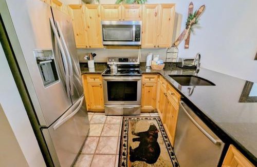 Mountain House House | Tenderfoot Lodge 2613 by SummitCove Lodging in Colorado