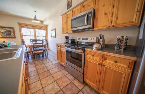 Mountain House House | Tenderfoot Lodge 2620 by SummitCove Lodging in Colorado