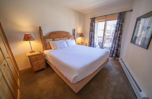 Mountain House House | Tenderfoot Lodge 2620 by SummitCove Lodging in Colorado