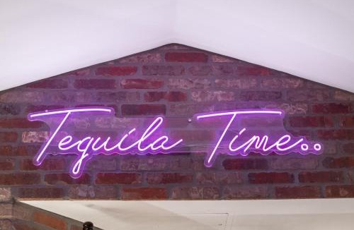 Paradise Valley Village House | Tequila Time Retreat - 5BR Near Golf with Pool & Spa