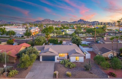 Paradise Valley Village House | Tequila Time Retreat - 5BR Near Golf with Pool & Spa
