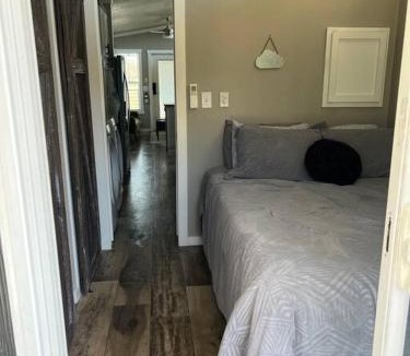 Gordonville House | Texoma Getaway - Tiny House on a Pharm