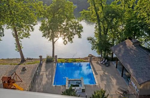 Branson House | That Lakefront Taneycomo House - Branson