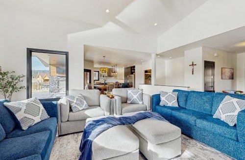 Sturgis House | The 19th Hole