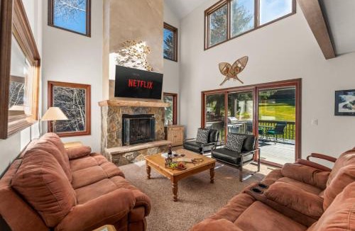 Eagle-Vail House | The Alpine Lodge 4BR on Eagle Vail Golf Course