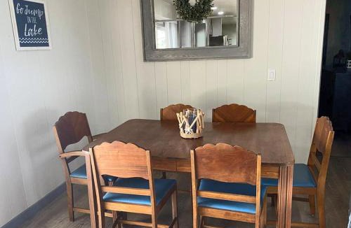 Roosevelt Apartment | The Angler - A Spacious & Comfortable Lake Getaway