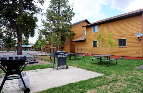 West Yellowstone Hotel | The Aspen