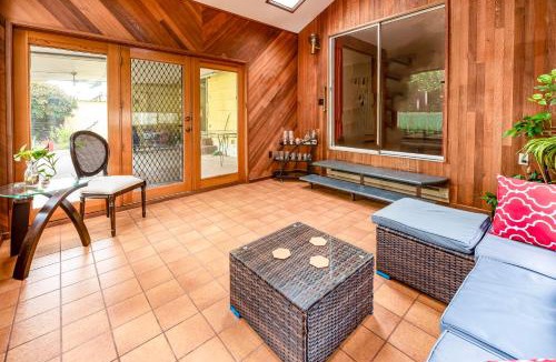 Eugene House | The Atomic Room at The Mod Pod