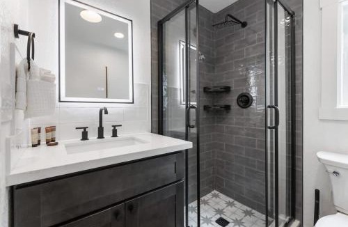 Three Rivers Apartment | The Atwell Sequoia Motel RM 8
