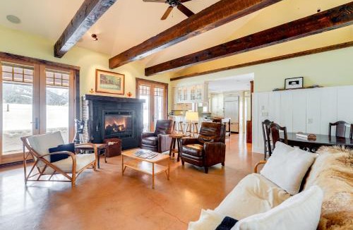Bedford House | 'The Barn at Dancing Deer Ranch' in Bedford