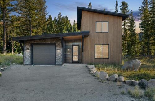 Philipsburg House | The Basin - Luxury Family Cabin in Philipsburg
