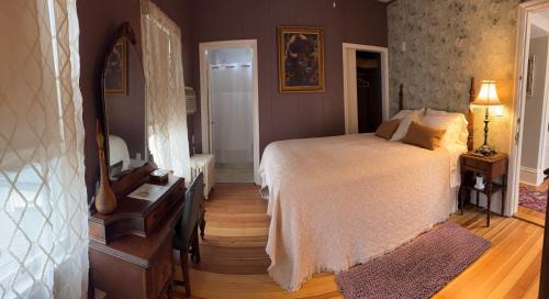 Buffalo Hotel | The Boho Buffalo Inn