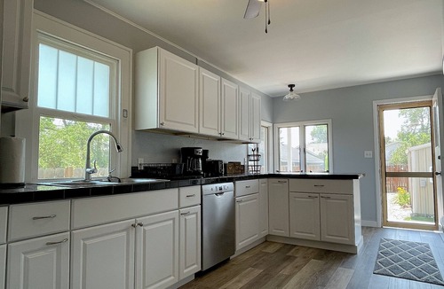 Cody House | The Buckaroo- walk to historic downtown Cody, dog friendly!