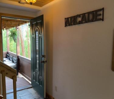 Grand Lake House | The Carriage House Walk to River Lake In Town