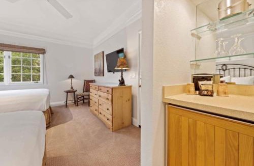 Beaver Creek Hotel | The Charter at Beaver Creek B335