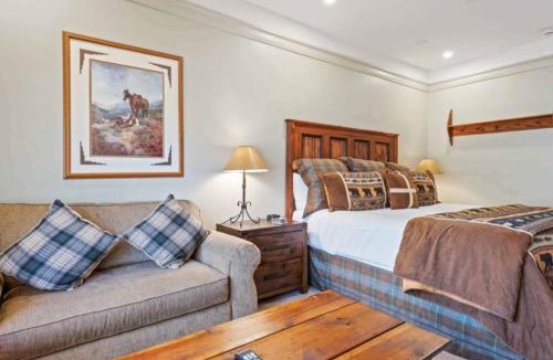 Beaver Creek Hotel | The Charter at Beaver Creek B145