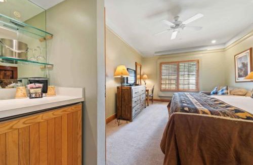 Beaver Creek Hotel | The Charter at Beaver Creek B145