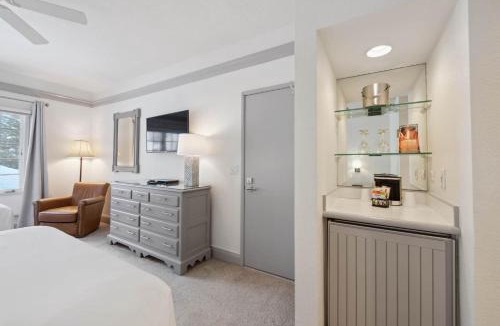 Beaver Creek Hotel | The Charter at Beaver Creek D125