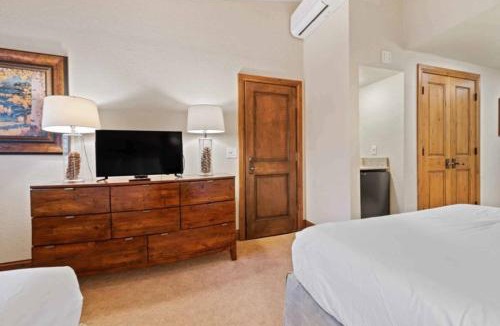 Beaver Creek Hotel | The Charter at Beaver Creek D475