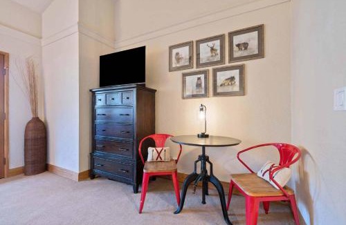 Beaver Creek Hotel | The Charter at Beaver Creek F445
