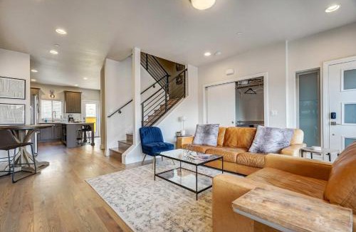 Colorado Springs House | The Chestnut Downtown Rooftop Deck w Firepit