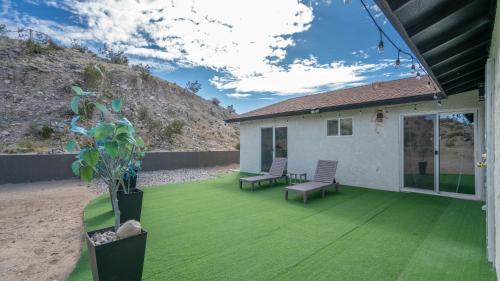 Twentynine Palms Villa | The Chill Villa - EV, Hot Tub, Grill, Bar, Games, RV Parking in Twentynine Palms Downtown
