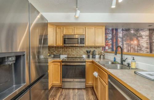 Post Falls House | The Corbin Park Cozy Corner- Post Falls Modern Townhome