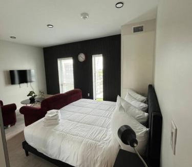 Downtown Des Moines House | The Cozy Red Velvet Studio