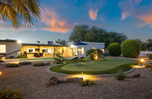 Sweetwater Street East House | The Desert Diamond