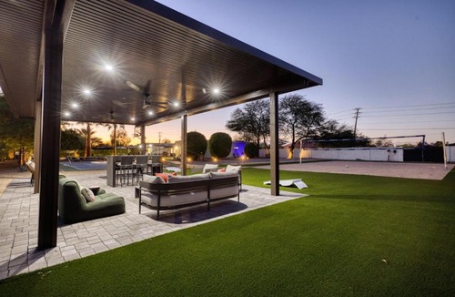 Sweetwater Street East House | The Desert Diamond
