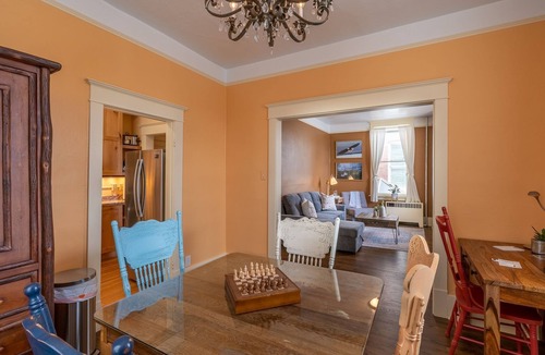 Livingston Apartment | The Downtown Lovely - Historic yet modern space downtown