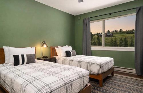 Big Sky House | The Drift at Firelight - Private Hot Tub - Walk to Town Center