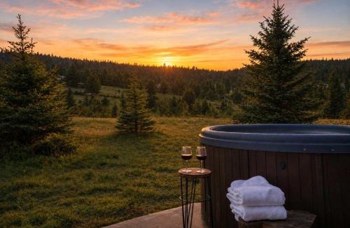 Big Sky House | The Drift at Firelight - Private Hot Tub - Walk to Town Center