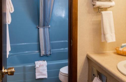 Rapid City Hotel | The Foothills Inn