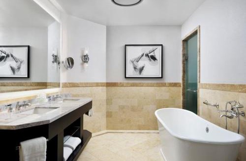 Vail Apartment | The Four Seasons, Vail - Luxury King Hotel Room