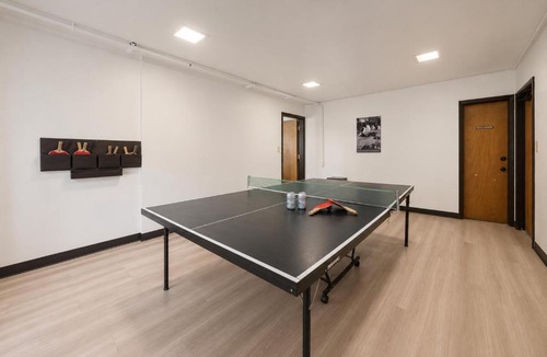University Park Apartment | The Fox Den in Old Town! Pool, Sauna & Game Room