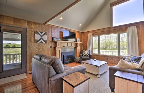 Red Lodge House | ‘The Front Porch’ 20-Acre Country Home w/Mtn View