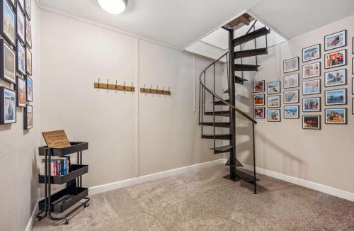 Georgetown House | The Grizzly Den