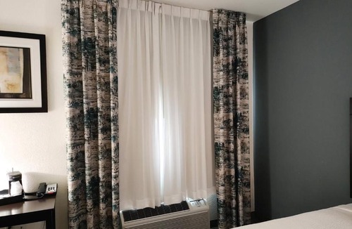 Eagle Grove Hotel | The Grove Inn and Suites