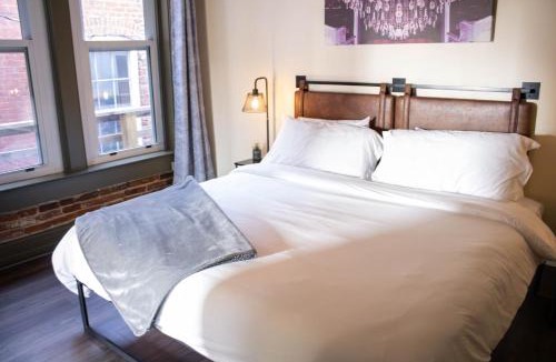 St. Charles Apartment | The Historic Bricks on Main