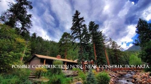 Estes Park Hotel | The Inn on Fall River & Fall River Cabins
