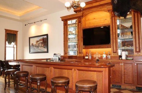 Custer Villa | The Kleemann House-1883 Historic Downtown Hotel