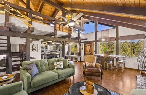 Crestline House | The Lake Chalet