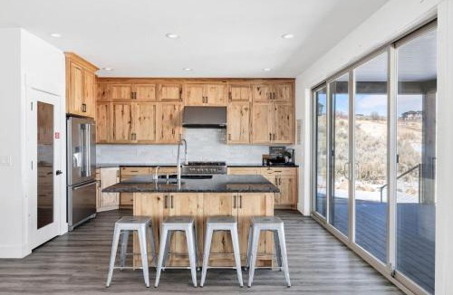 Sweetwater House | The Lazy Days Getaway at Bear Lake with Ideal Beach Access