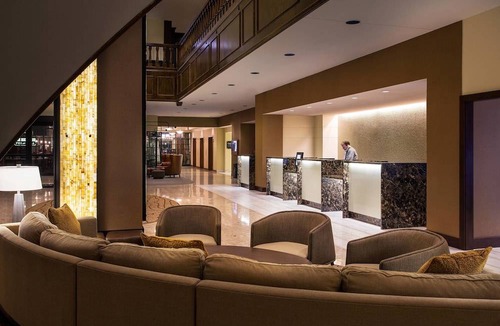 Downtown Lincoln Hotel | The Lincoln Marriott Cornhusker Hotel