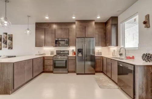 St. George House | The Lofts 17 Townhome Pool Resort, Poolside and Hot tub