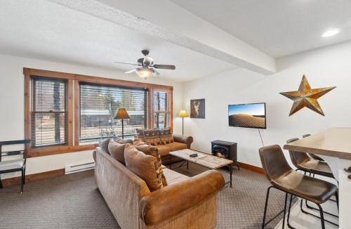 Grand Lake Hotel | The Loose Moose Lodge