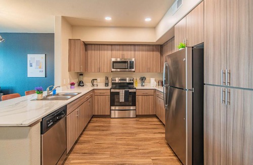 Tempe Apartment | The Luxe Lookout Balcony Pool Sleeps 4