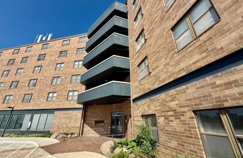 North Central Omaha Apartment | The Millard at Modern Heights